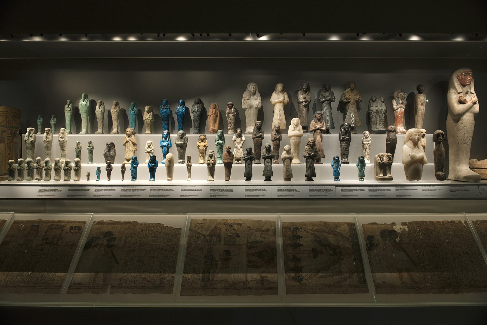 Egyptische grafbeeldjes in het Rijksmuseum van Oudheden